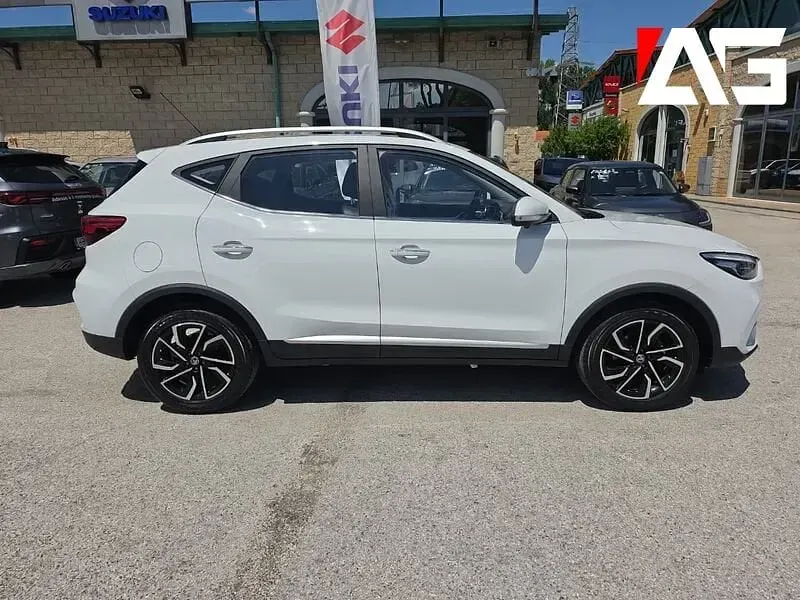 Usata MG ZS Luxury 106 CV (77 kW) 2024 Bianco SUV