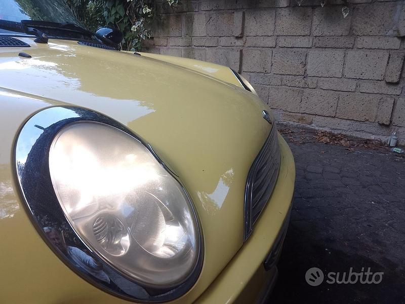Usata Mini Cooper 116 CV (85 kW) 2002 Giallo Utilitaria
