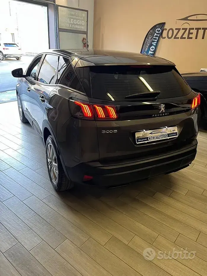 Usata Peugeot 3008 Active 131 CV (96 kW) 2022 Grigio SUV