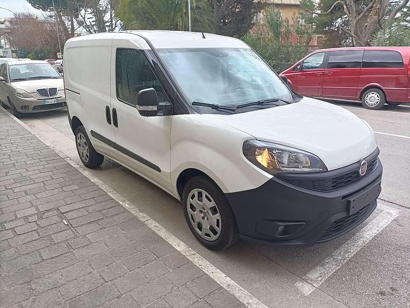 Usata Fiat Doblò 120 CV (88 kW) 2018 Bianco Monovolume