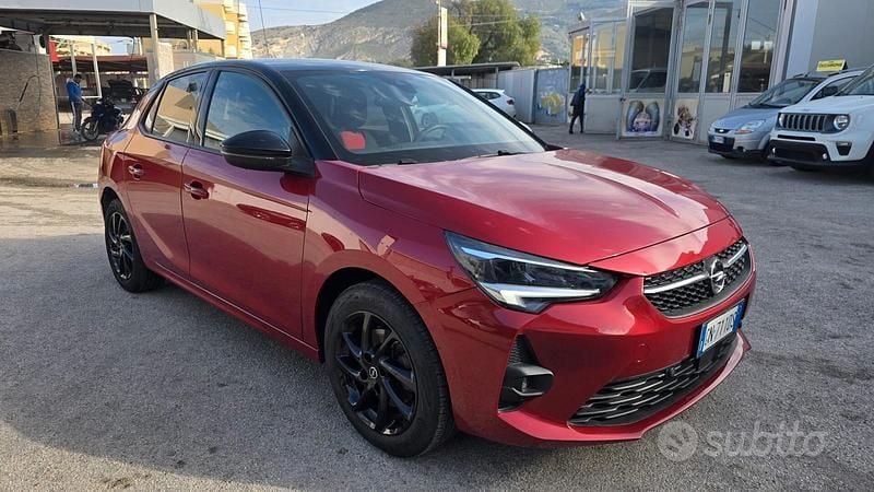 Usata Opel Corsa Design & Tech 100 CV (73 kW) 2023 Rosso Utilitaria