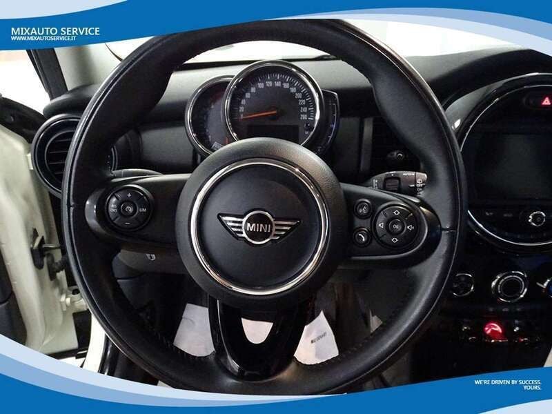 Usata Mini ONE 102 CV (75 kW) 2018 Bianco pastello Utilitaria