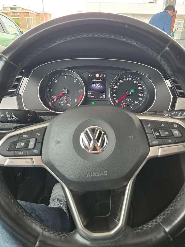 Usata VW Passat 110 CV (80 kW) 2020 Nero Station wagon