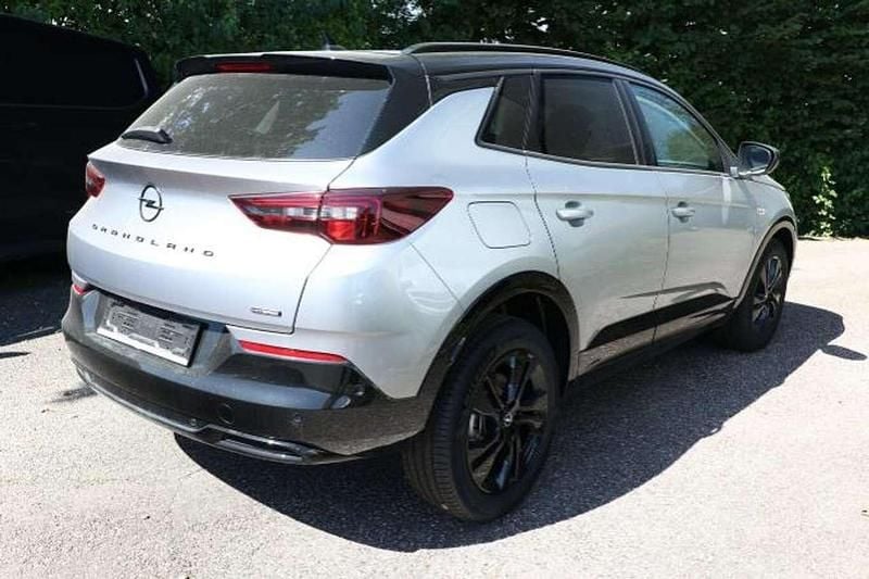 Nuova Opel Grandland X 165 CV (121 kW) 2025 Kristall silber SUV