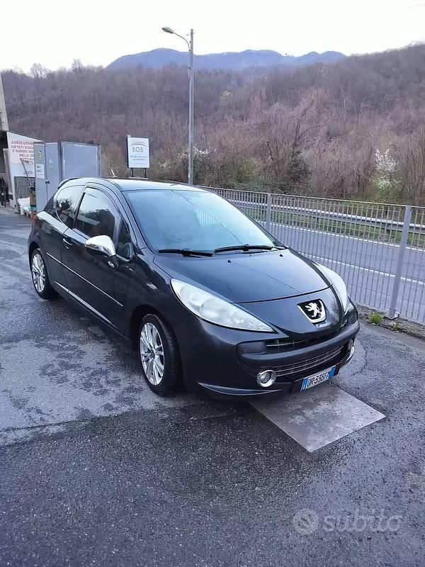 Usata Peugeot 207 90 CV (66 kW) 2008 Nero Berlina