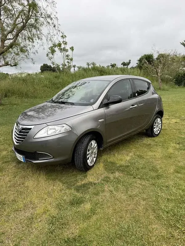 Usata Lancia Ypsilon Silver 80 CV (58 kW) 2014 Utilitaria