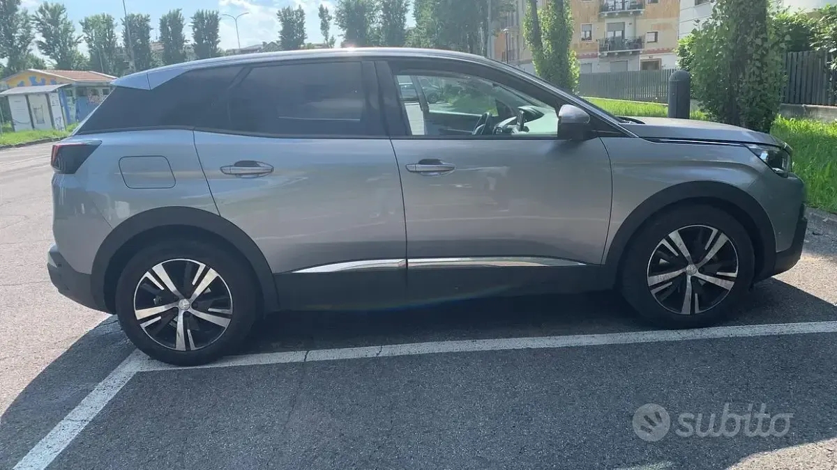 Usata Peugeot 3008 Allure 120 CV (88 kW) 2017 Grigio SUV