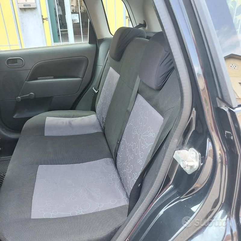 Usata Ford Courier 60 CV (44 kW) 2006 Blu Monovolume