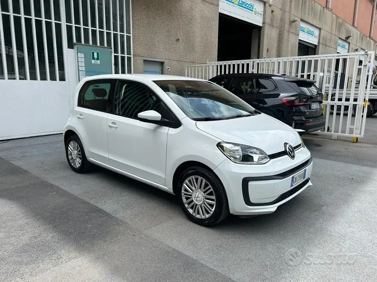 Usata VW up! Move 65 CV (47 kW) 2023 Bianco Utilitaria