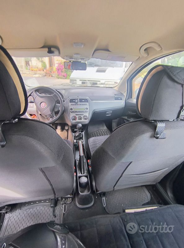 Usata Fiat Grande Punto 90 CV (66 kW) 2009 Grigio Utilitaria