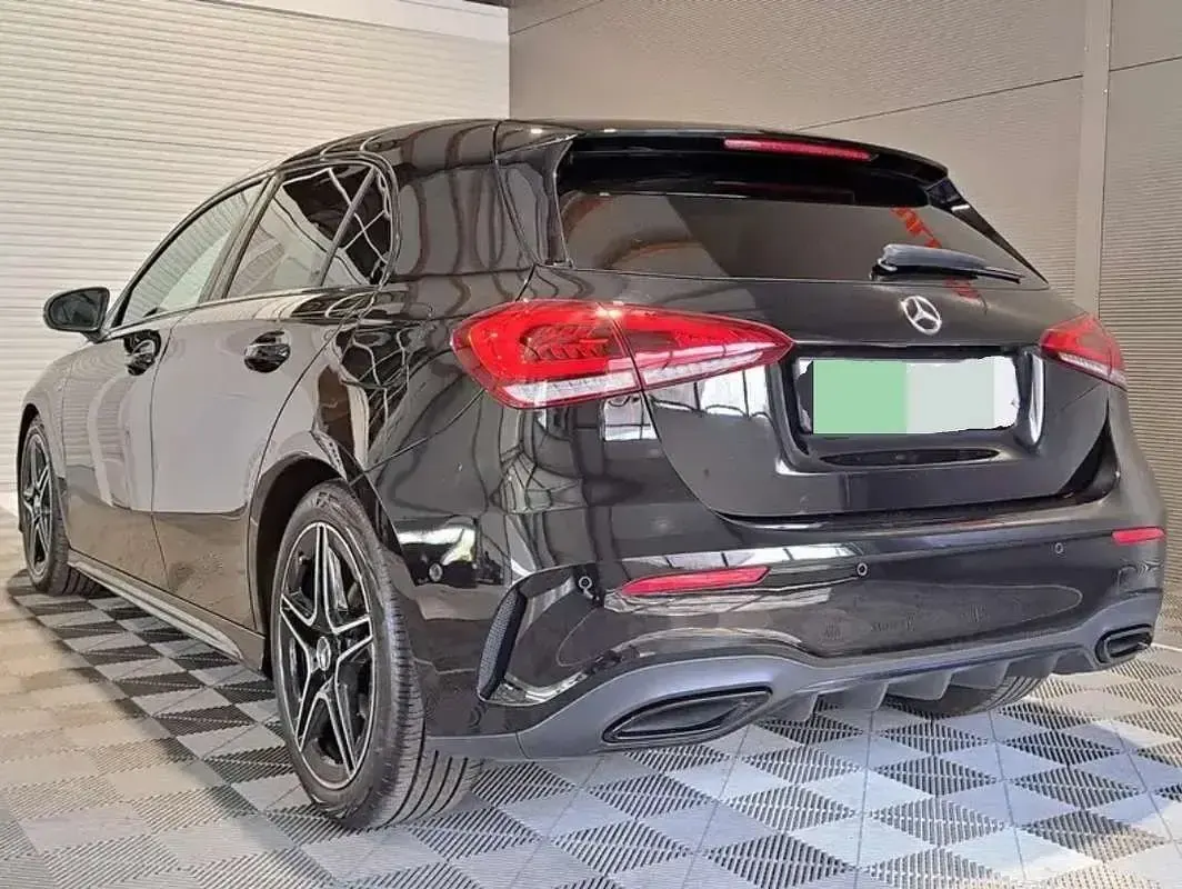 Usata Mercedes A180 Premium 116 CV (85 kW) 2019 Berlina