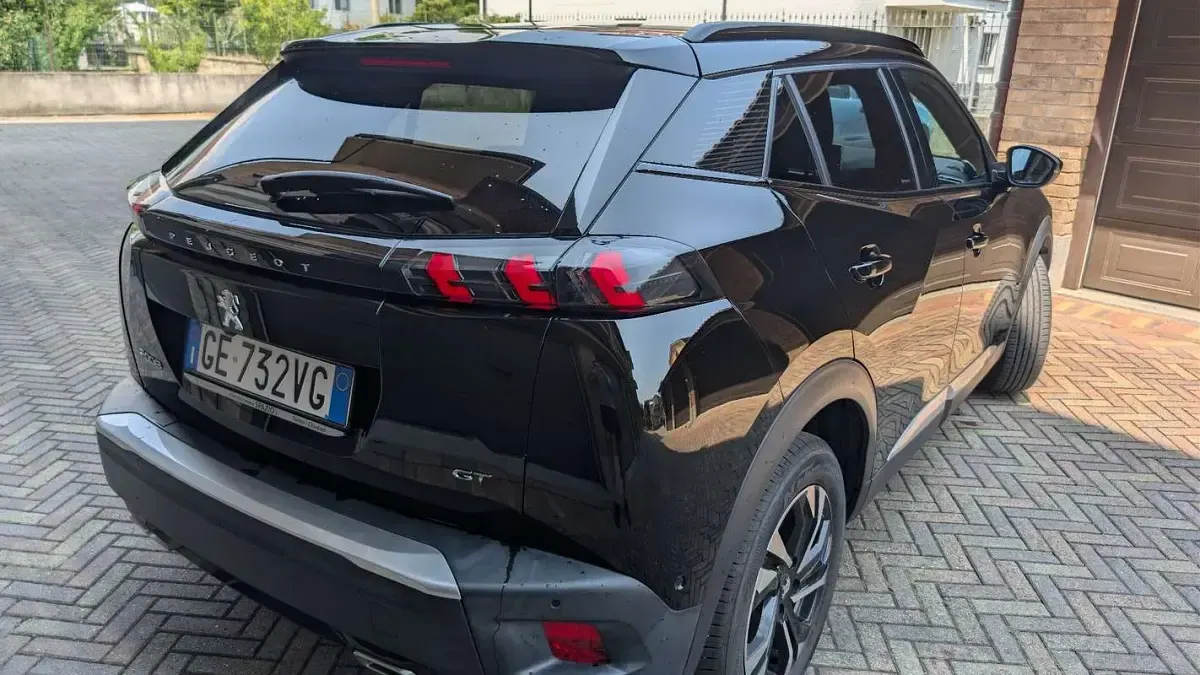 Usata Peugeot 2008 GT 131 CV (96 kW) 2021 SUV