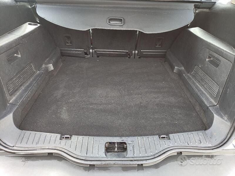 Usata Ford S-MAX Titanium 140 CV (102 kW) 2009 Grigio Monovolume