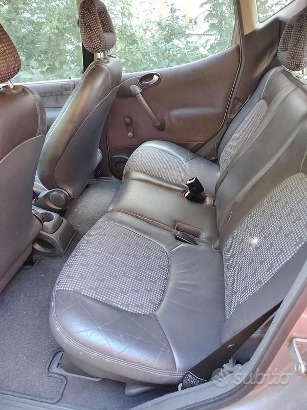 Usata Mercedes A160 102 CV (75 kW) 1999 Grigio Utilitaria