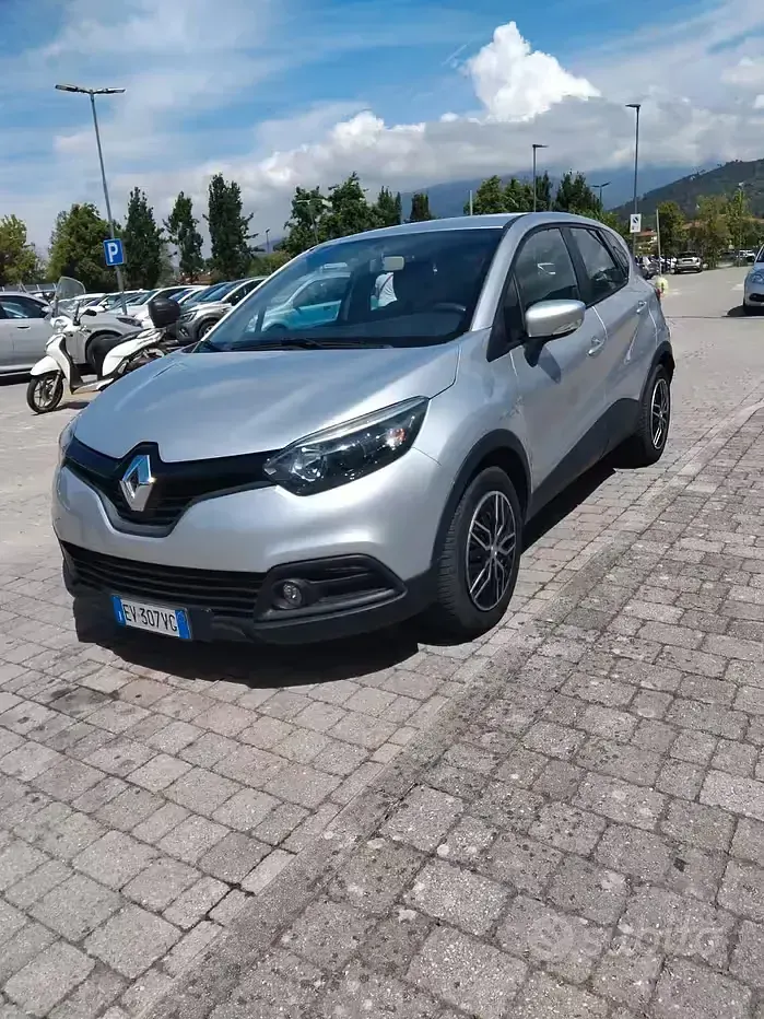Usata Renault Captur 90 CV (66 kW) 2014 Grigio SUV