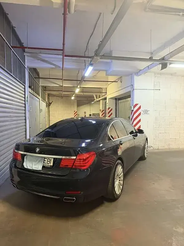 Usata BMW 740 Comfort Edition 306 CV (225 kW) 2010 Blu/azzurro Berlina
