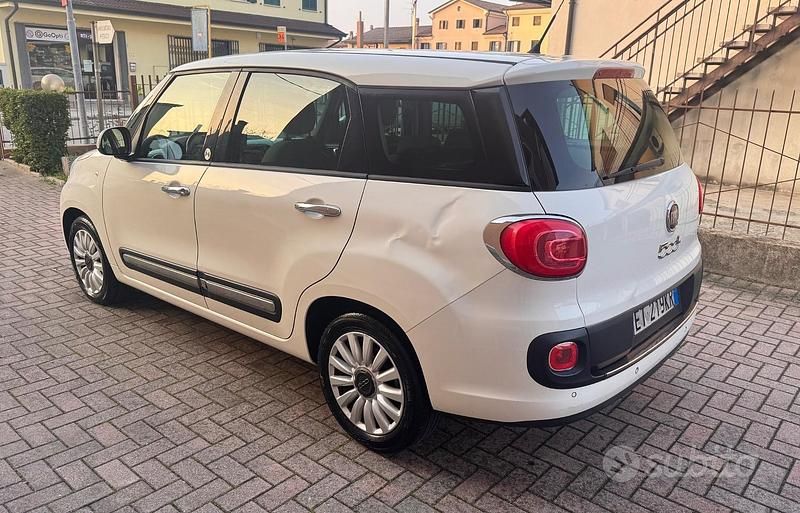 Usata Fiat 500L Living 105 CV (77 kW) 2013 Bianco Monovolume