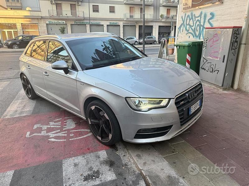 Grigio Usata 2014 Audi A3 Attraction Due volumi | 9000 € (Ottimo prezzo) - Immagine 1/4