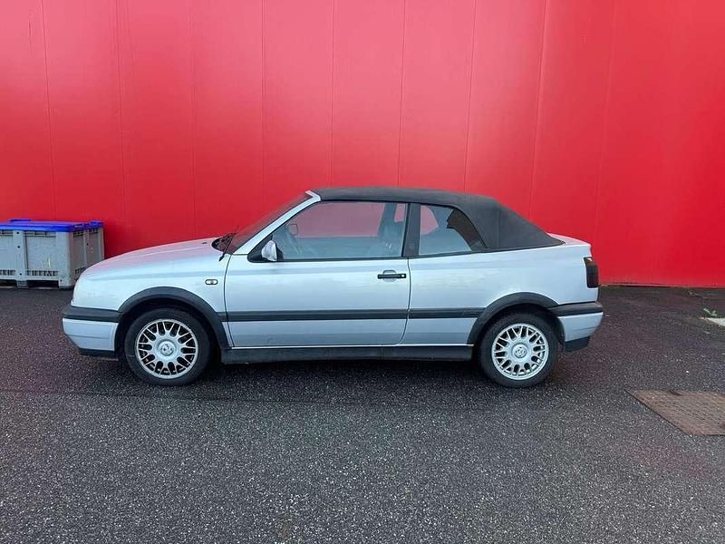 Usata VW Golf Cabriolet Classicline 101 CV (74 kW) 1996 Argento Cabrio