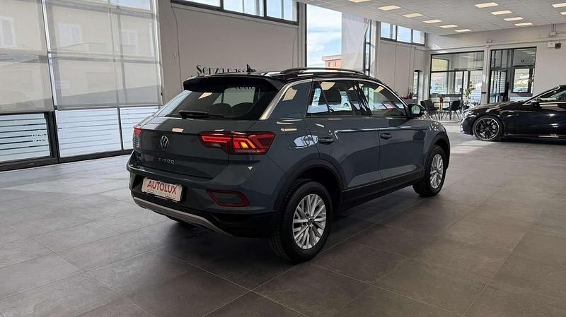 Usata VW T-Roc Life 116 CV (85 kW) 2025 Blu/azzurro SUV