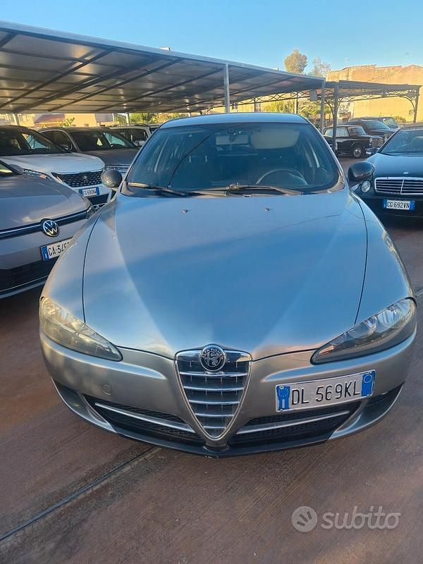 Usata Alfa Romeo 147 119 CV (87 kW) 2010 Grigio Utilitaria