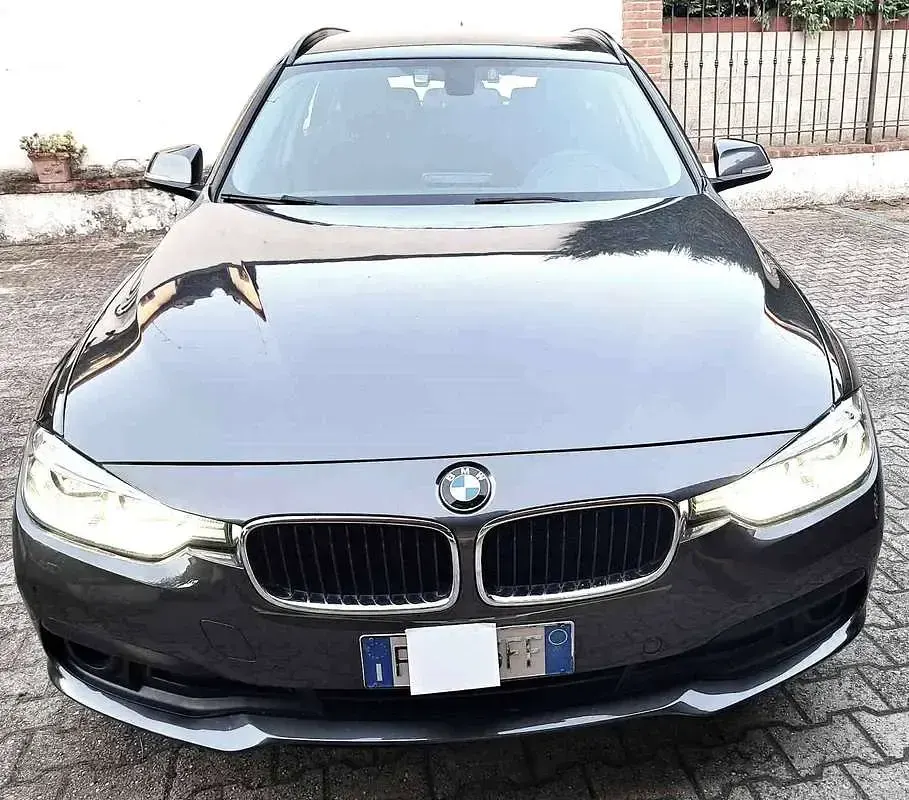 Usata BMW 318 150 CV (110 kW) 2016 Grigio Station wagon