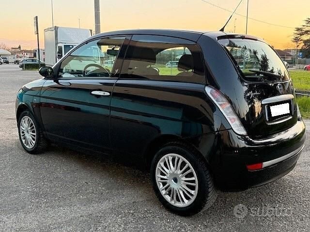 Usata Lancia Ypsilon 60 CV (44 kW) 2009 Nero Utilitaria