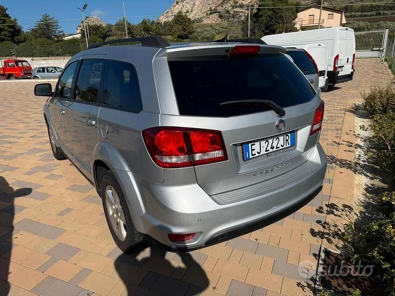 Usata Fiat Freemont Lounge 140 CV (102 kW) 2013 Grigio SUV