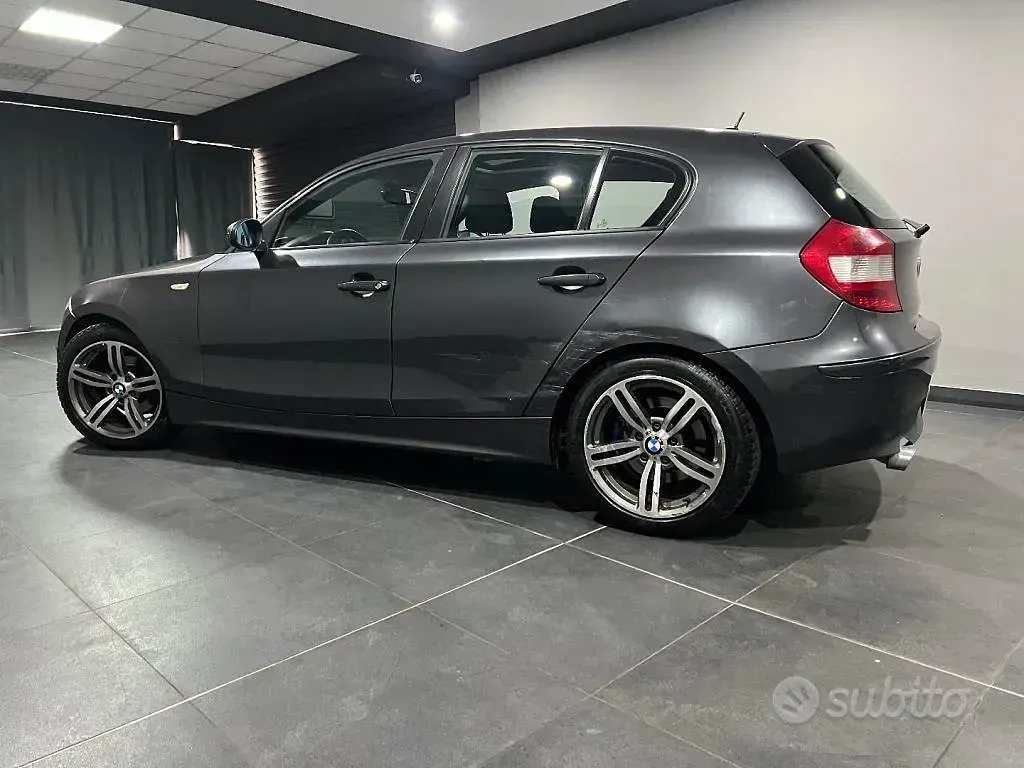Usata BMW 120 163 CV (119 kW) 2006 Grigio Utilitaria