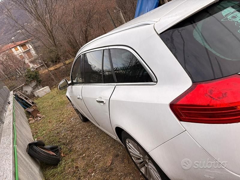 Usata Opel Insignia 160 CV (117 kW) 2012 Bianco Station wagon