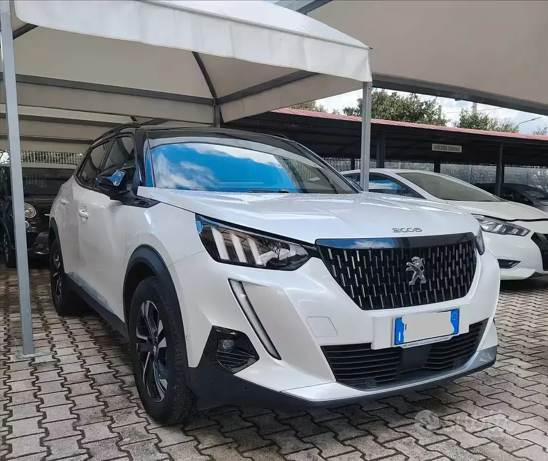 Usata Peugeot 2008 GT-line 131 CV (96 kW) 2021 Bianco SUV