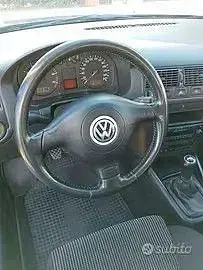 Usata VW Golf IV Highline 100 CV (73 kW) 2000 Nero Berlina