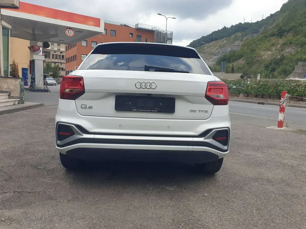 Usata Audi Q2 Comfort 150 CV (110 kW) 2025 Bianco SUV