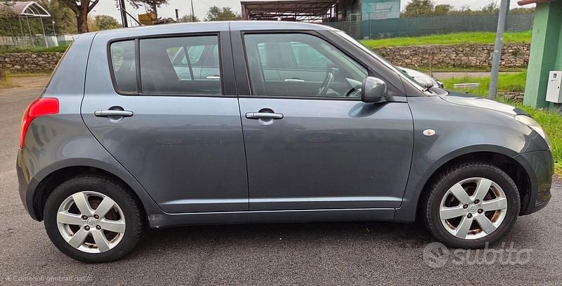 Usata Suzuki Swift GL 91 CV (66 kW) 2010 Grigio Utilitaria