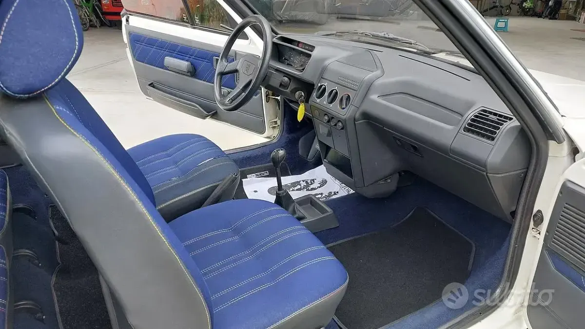 Usata Peugeot 205 54 CV (39 kW) 1988 Bianco Cabrio