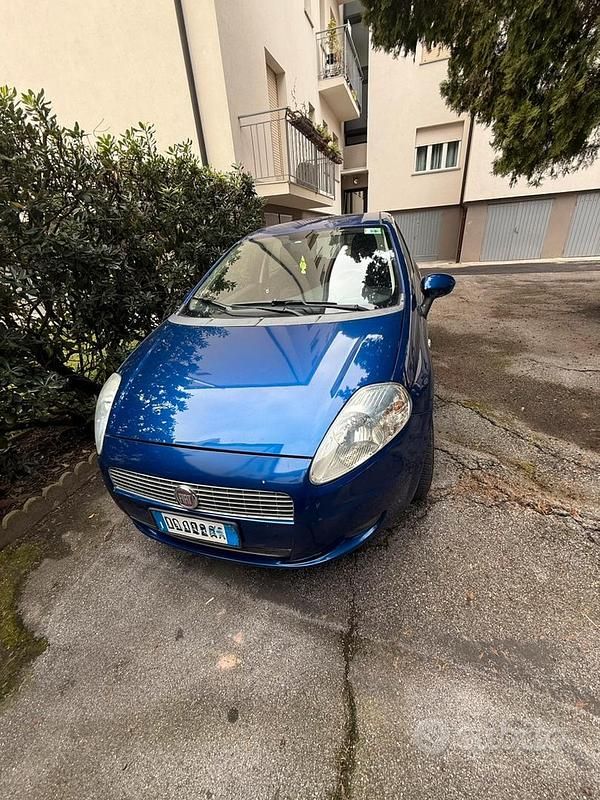Usata Fiat Grande Punto 2009 Blu Utilitaria