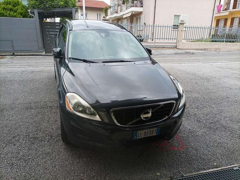 Usata 2013 Volvo XC60 Kinetic SUV | 12.500 € (Buon prezzo) - Immagine 1/4