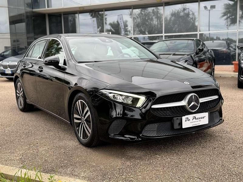 Usata Mercedes A180 Business 116 CV (85 kW) 2020 Nero Berlina