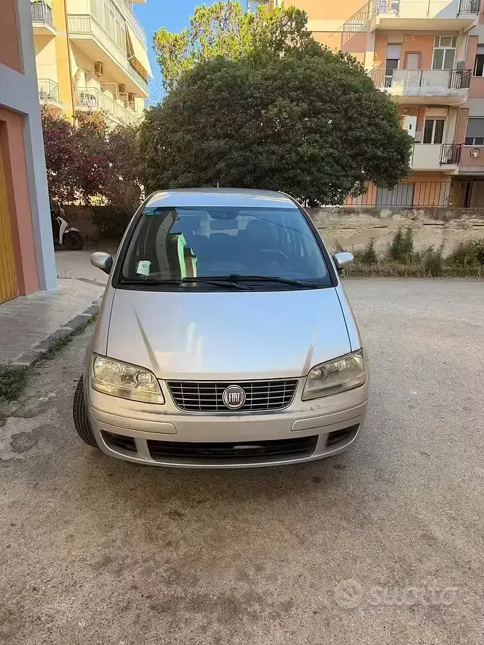 Usata Fiat Idea Dynamic 95 CV (69 kW) 2010 Grigio Monovolume