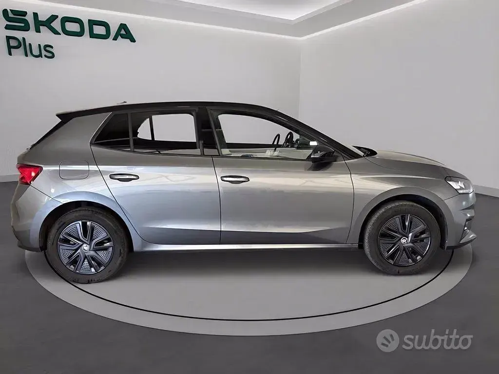 Usata Skoda Fabia 95 CV (69 kW) 2025 Grigio freccia perlato/tetto n Utilitaria