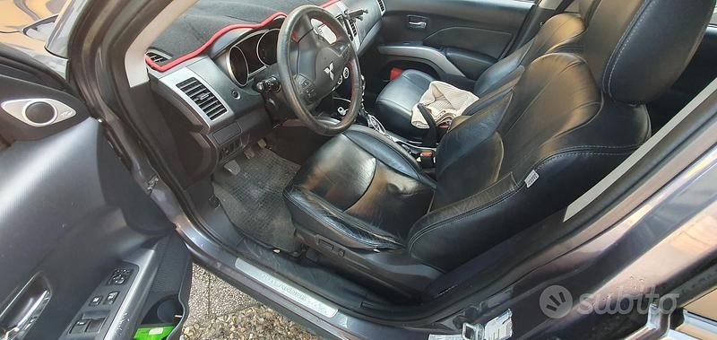 Usata Mitsubishi Outlander Instyle 156 CV (114 kW) 2008 Grigio SUV