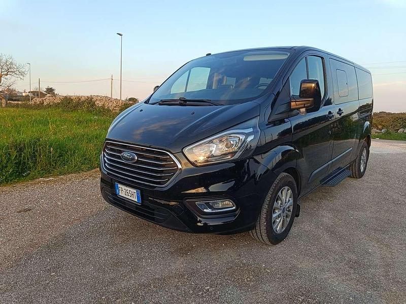 Usata Ford Tourneo Custom Titanium 131 CV (96 kW) 2018 Nero Furgone