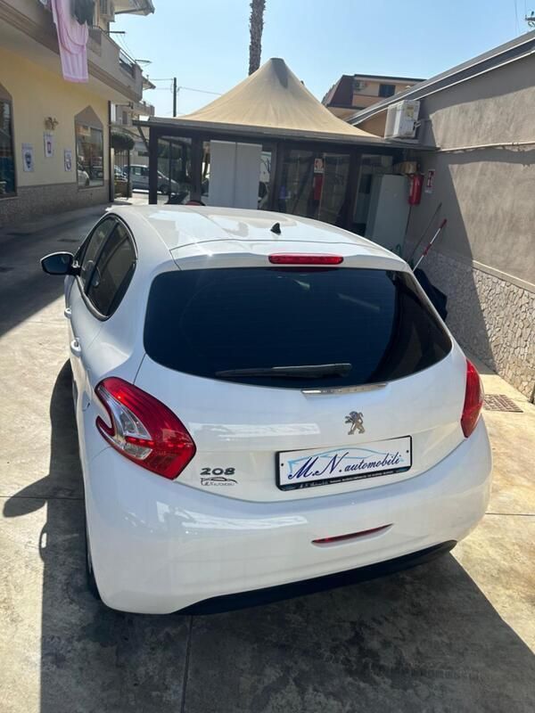 Usata Peugeot 208 Active 82 CV (60 kW) 2013 Bianco Utilitaria