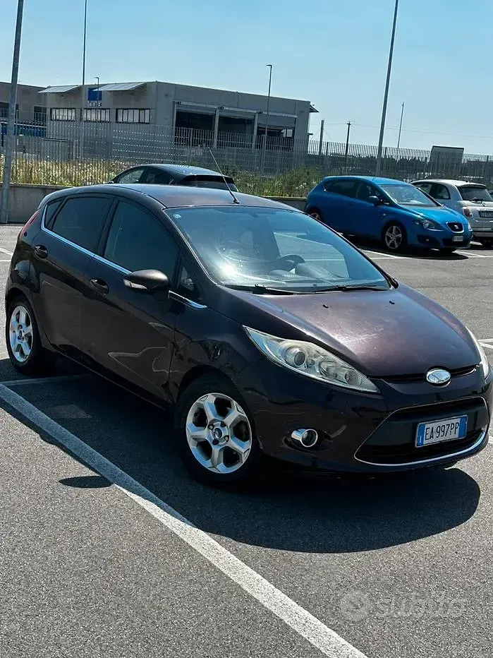 Usata Ford Fiesta 97 CV (71 kW) 2010 Berlina