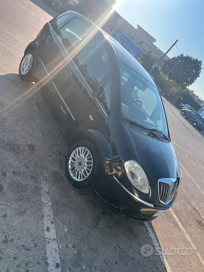 Usata Lancia Musa 90 CV (66 kW) 2010 Nero Monovolume