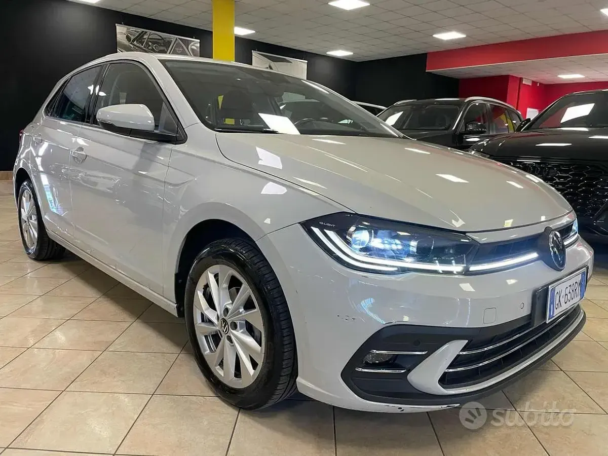 Usata VW Polo 95 CV (69 kW) 2022 Grigio Utilitaria