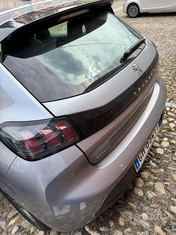 Usata Peugeot 208 82 CV (60 kW) 2022 Grigio Utilitaria