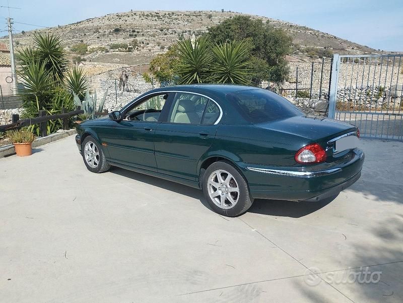 Usata Jaguar X-type 156 CV (114 kW) 2003 Verde Berlina