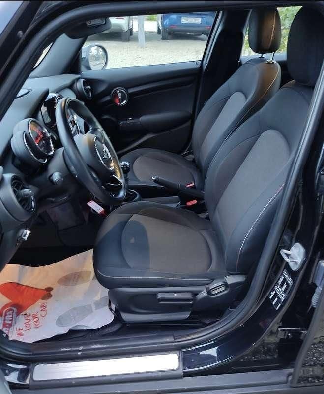 Begagnad Mini One D 75 HK (55 kW) 2019 Halvkombi