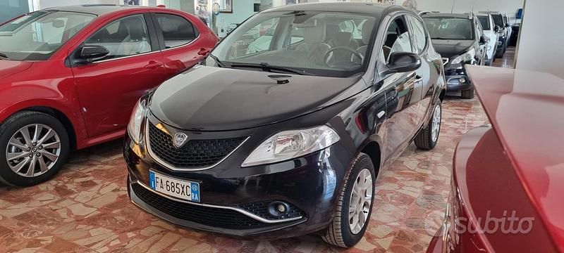 Nero Usata 2015 Lancia Ypsilon Gold Due volumi | 8000 € (Cara) - Immagine 1/4